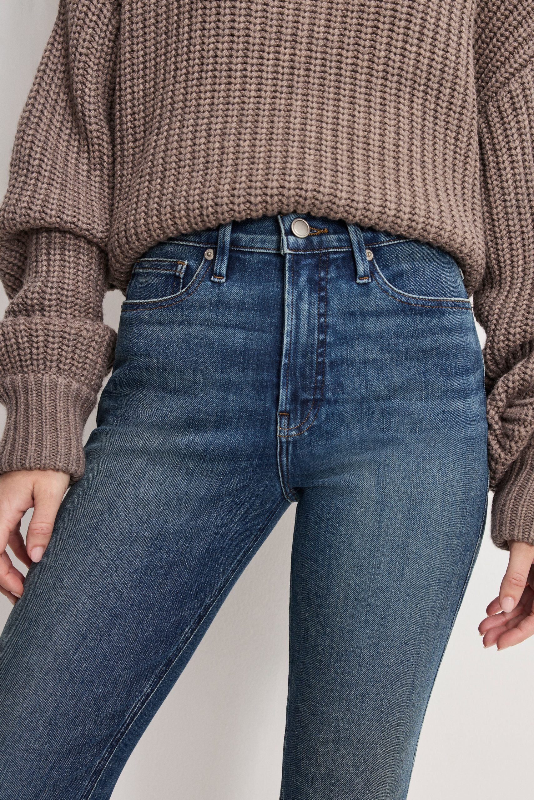 GOOD STANDARD KICK FLARE JEANS | INDIGO1147 - Image 4
