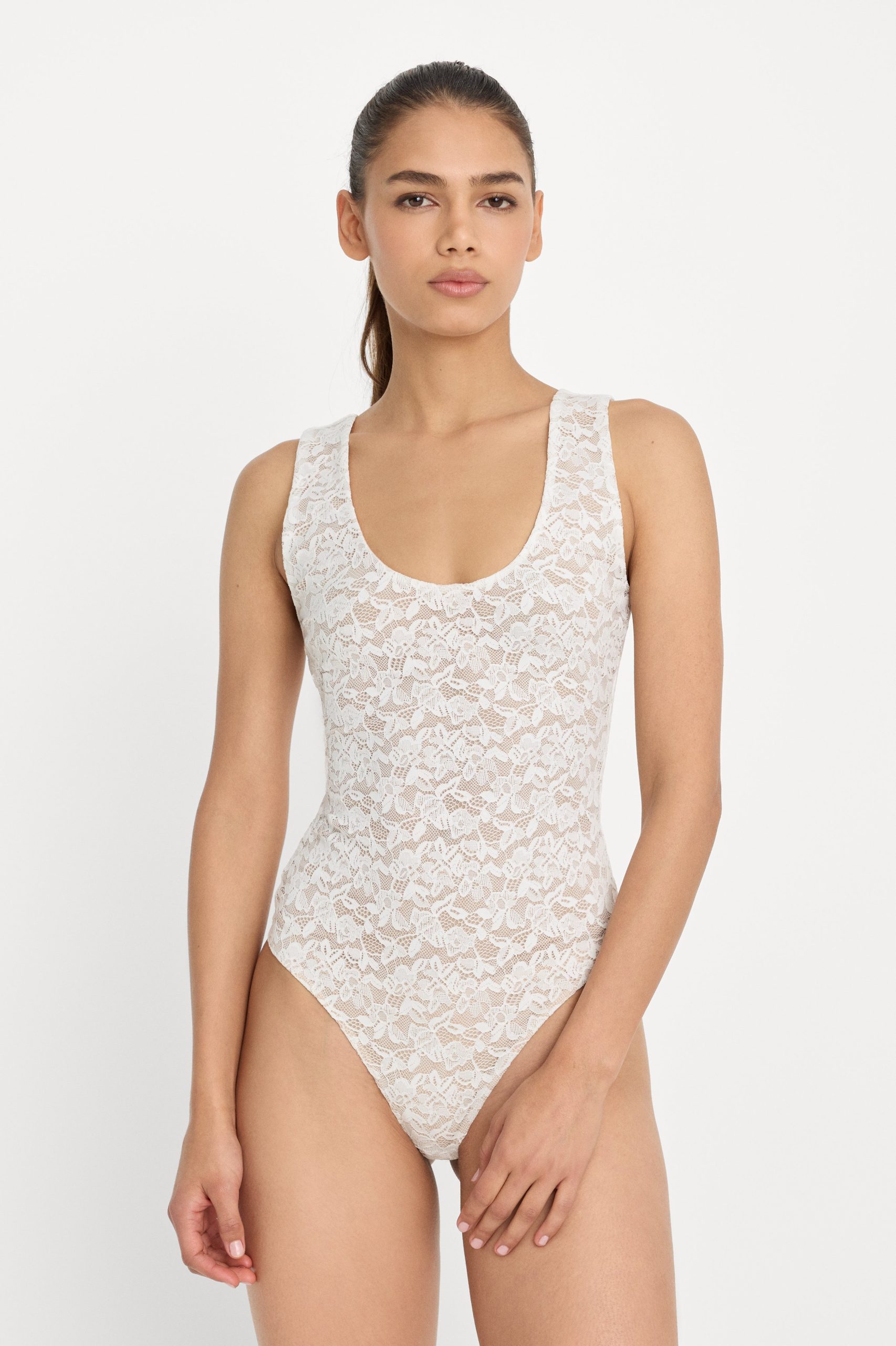 STRETCH LACE SCOOP TANK BODYSUIT | CHALK - Image 2