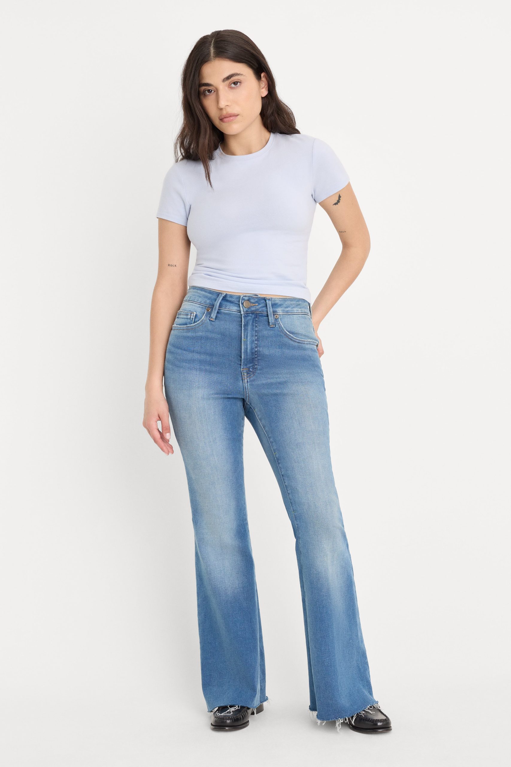 SOFT TECH GOOD PETITE FLARE JEANS | INDIGO1211