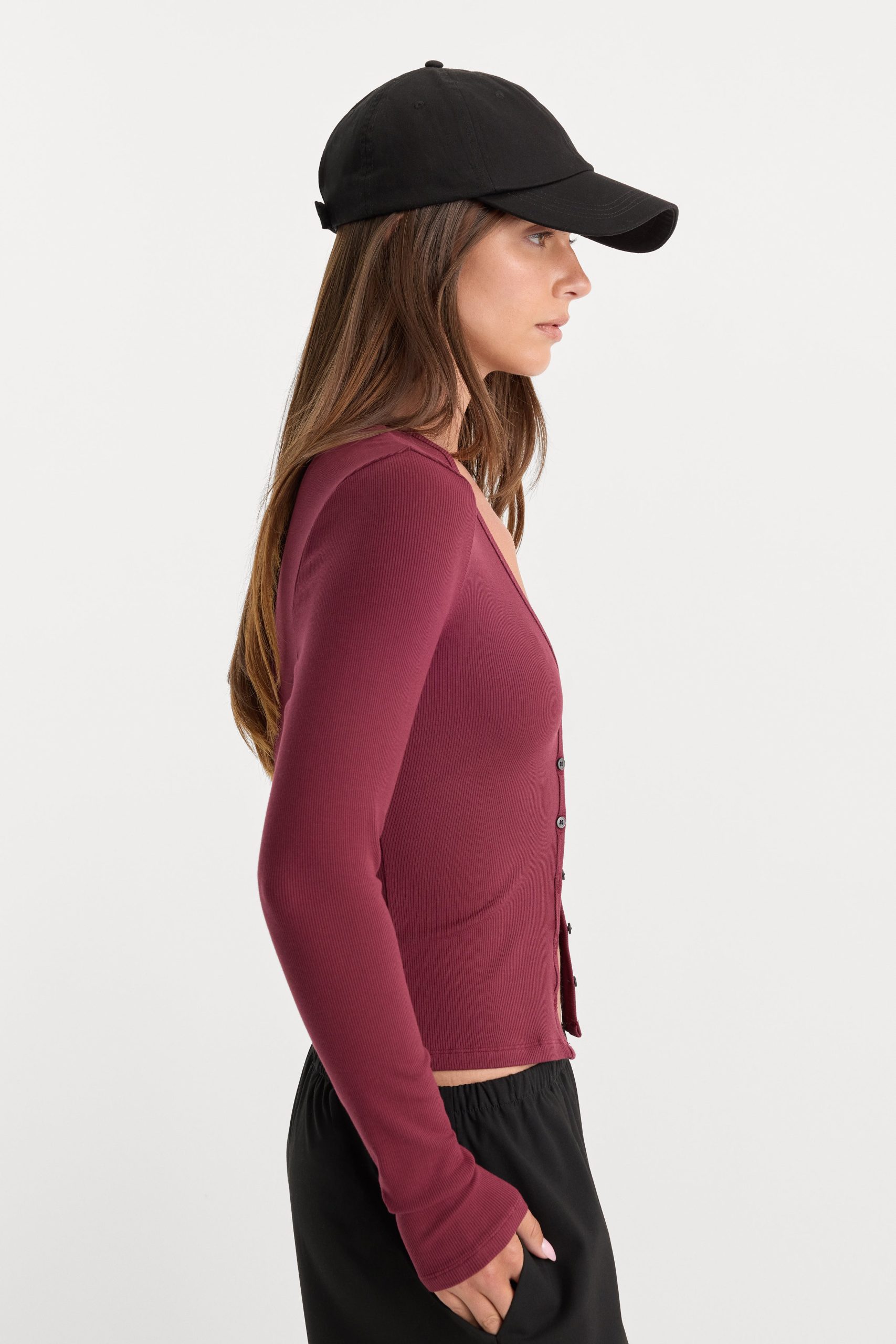 THE RIB V NECK CARDIGAN | BERRY NOIR - Image 3