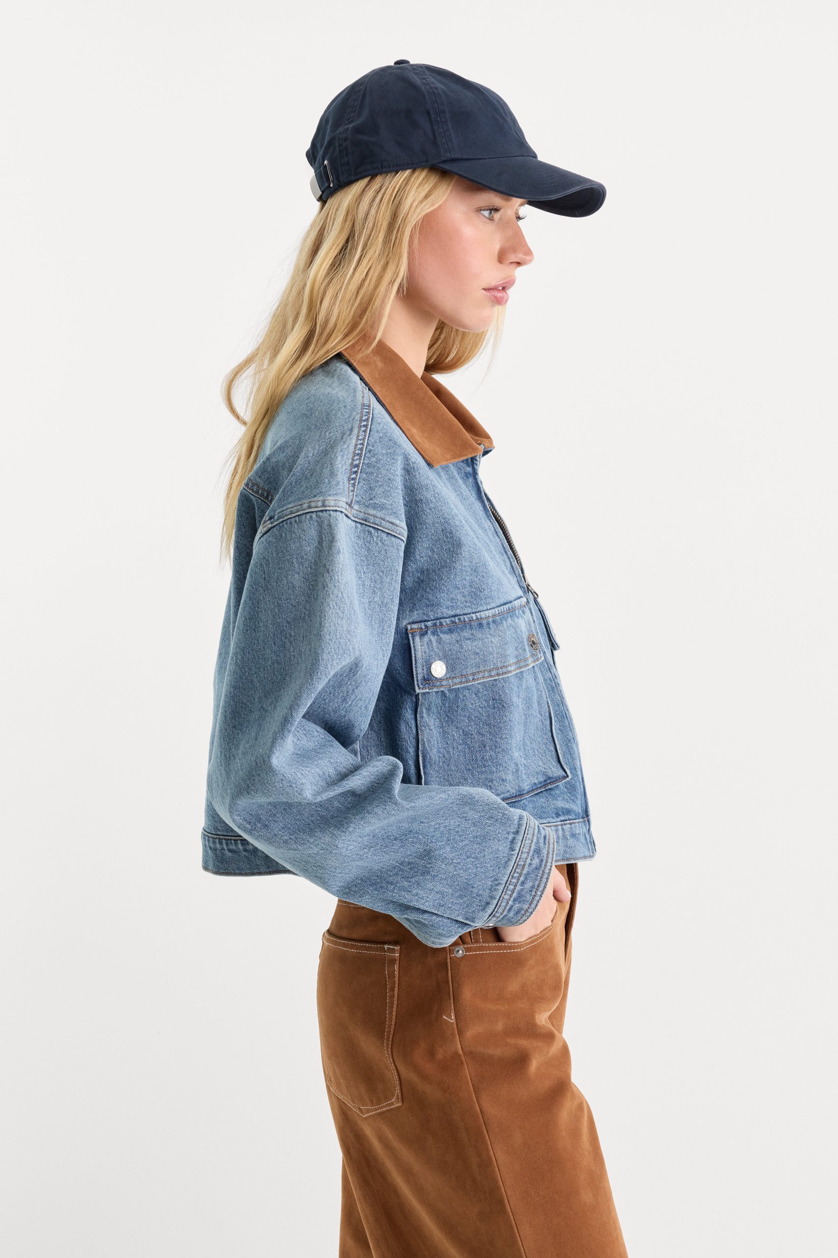 THE DENIM SWING CROPPED JACKET | AMBER - Image 3
