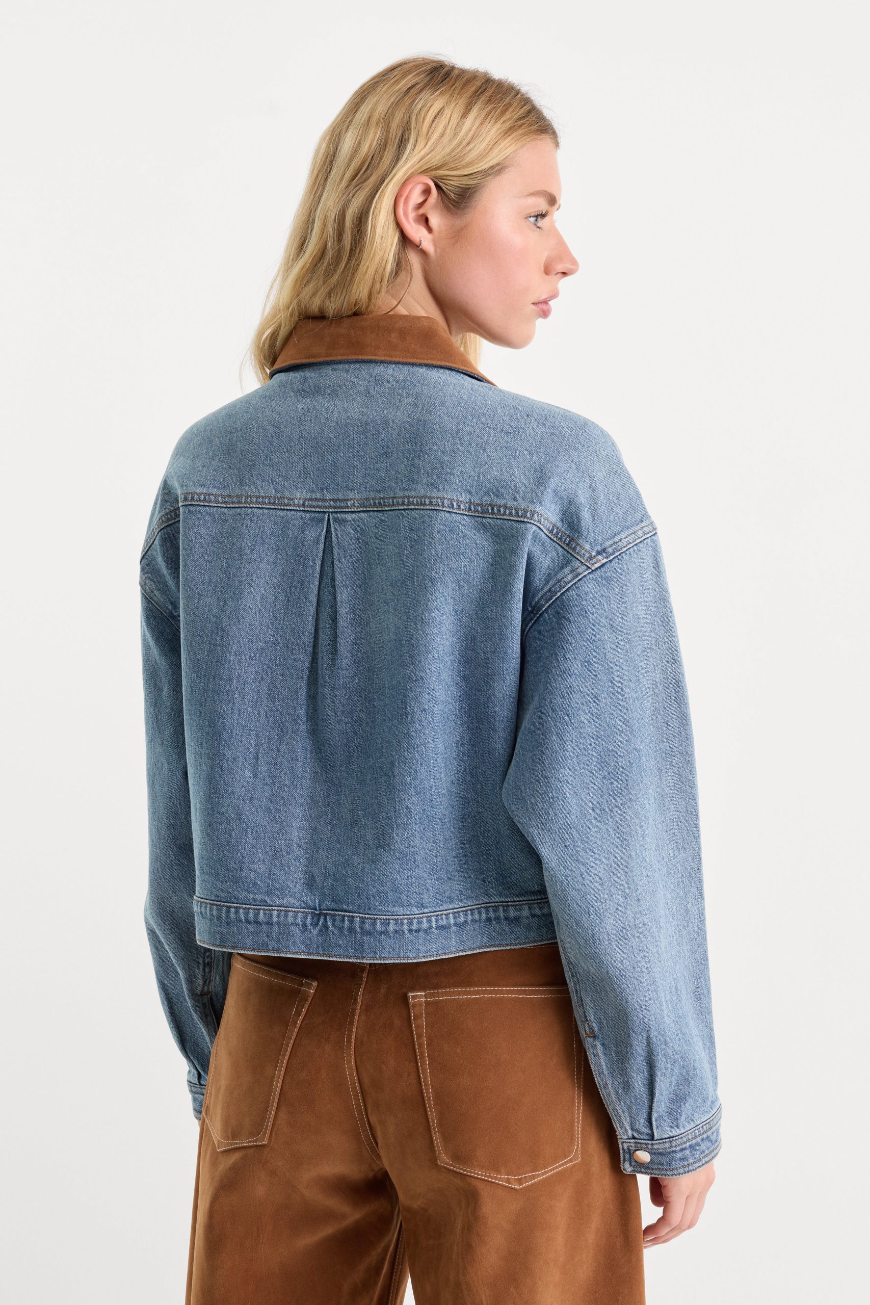 THE DENIM SWING CROPPED JACKET | AMBER - Image 5
