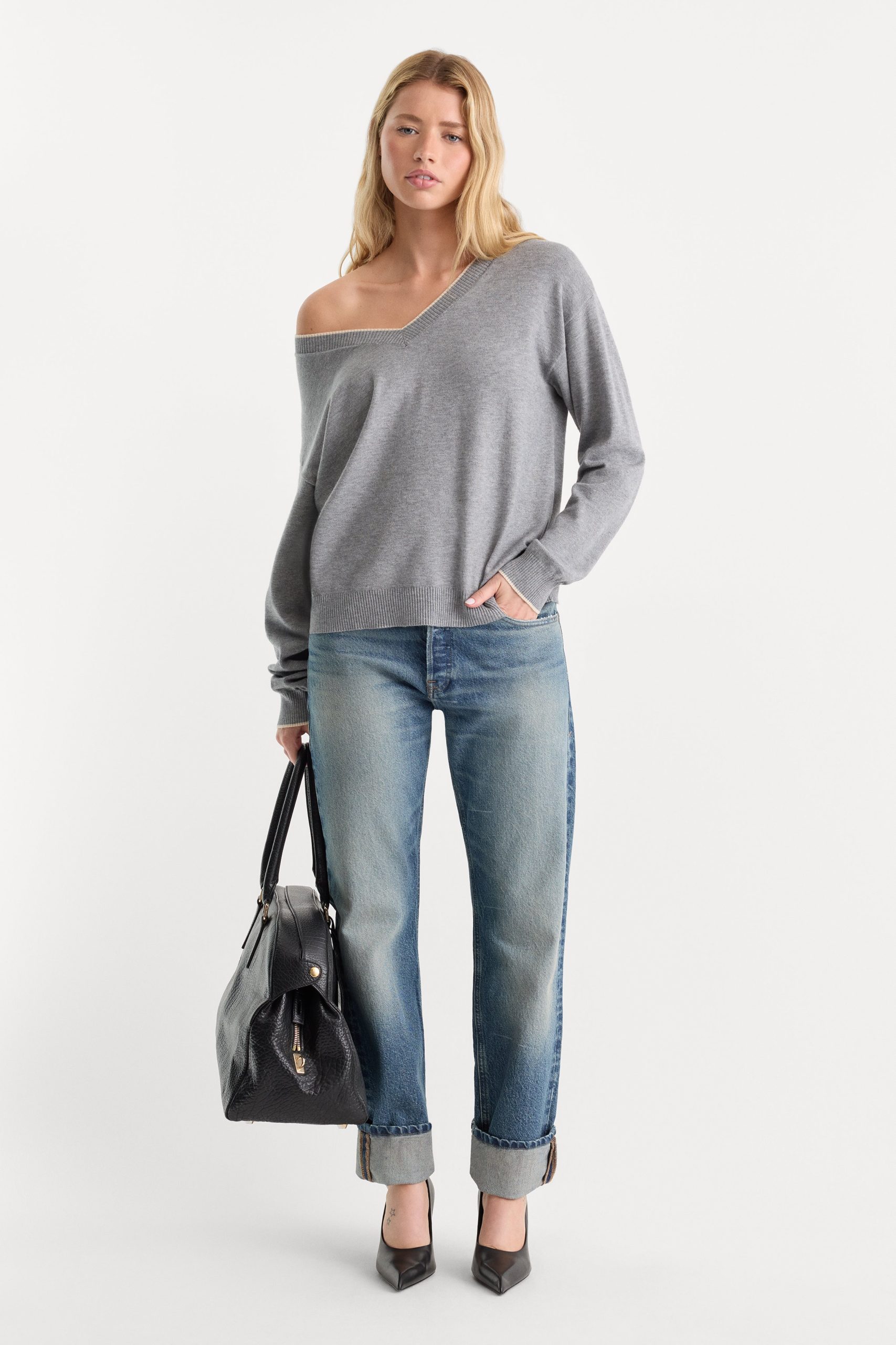 THE COZY V NECK SWEATER | HEATHER GREY001 - Image 5