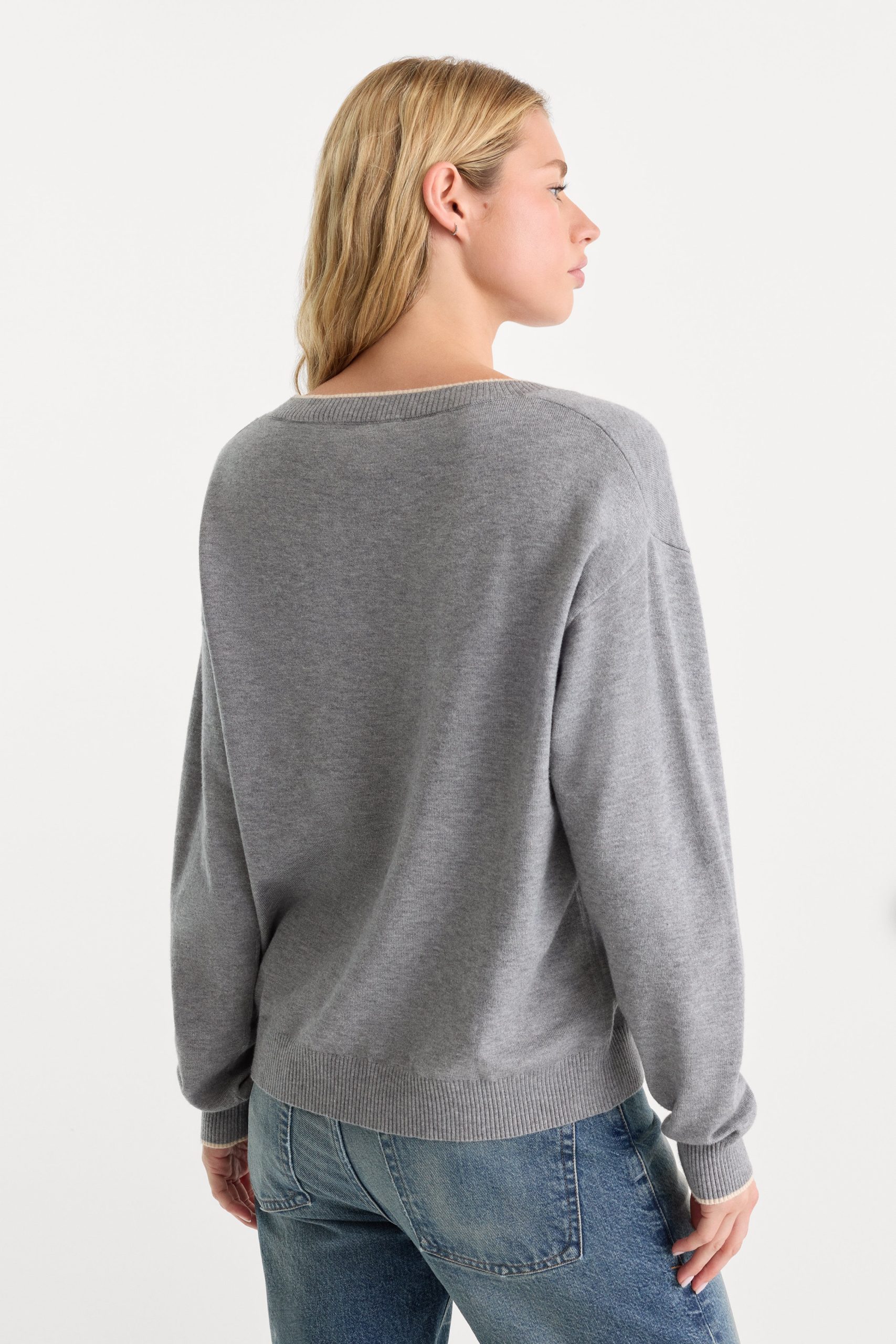 THE COZY V NECK SWEATER | HEATHER GREY001 - Image 2